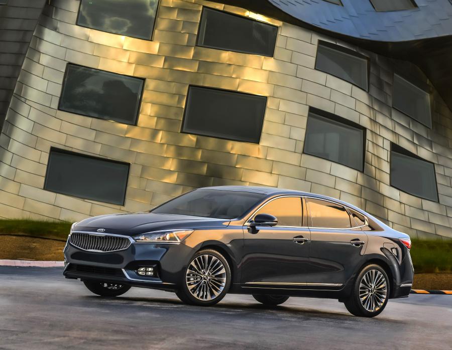 Kia Cadenza (YG) 2016 года  (NA) (фото 17 из 41)